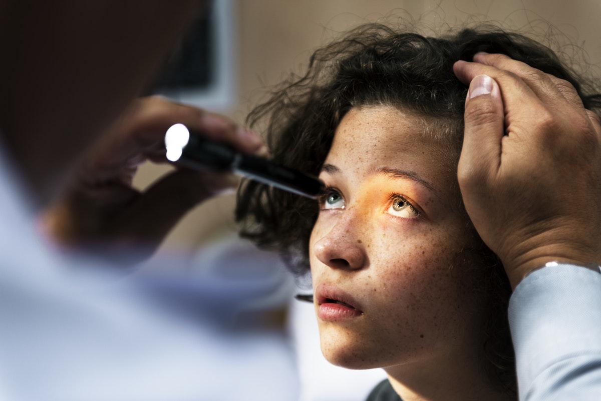 MiSight 隐形眼镜可减缓儿童近视加深 | FDA 批准