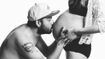 https://pixabay.com/photos/pregnancy-couple-love-pregnant-1742141/