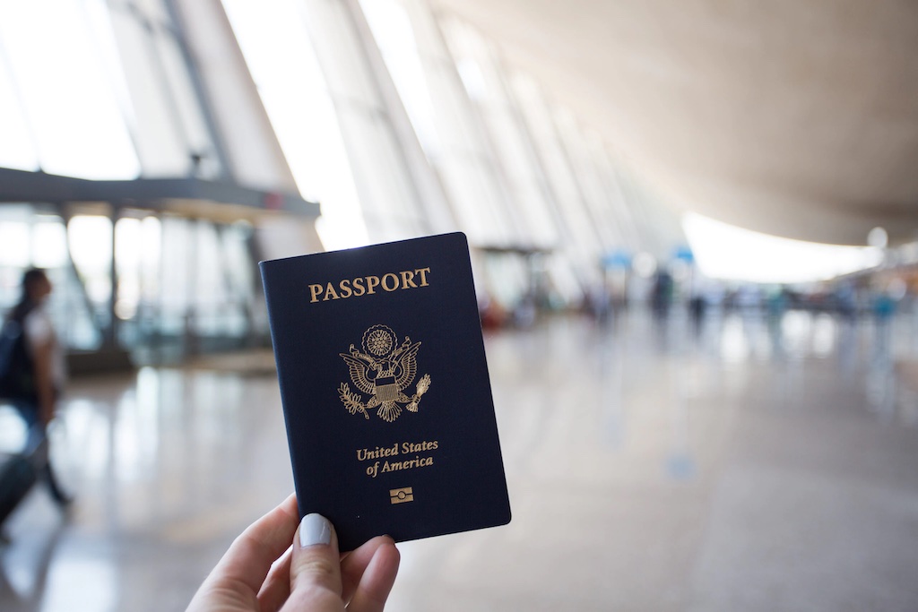 2024 美国护照申请与更新的流程