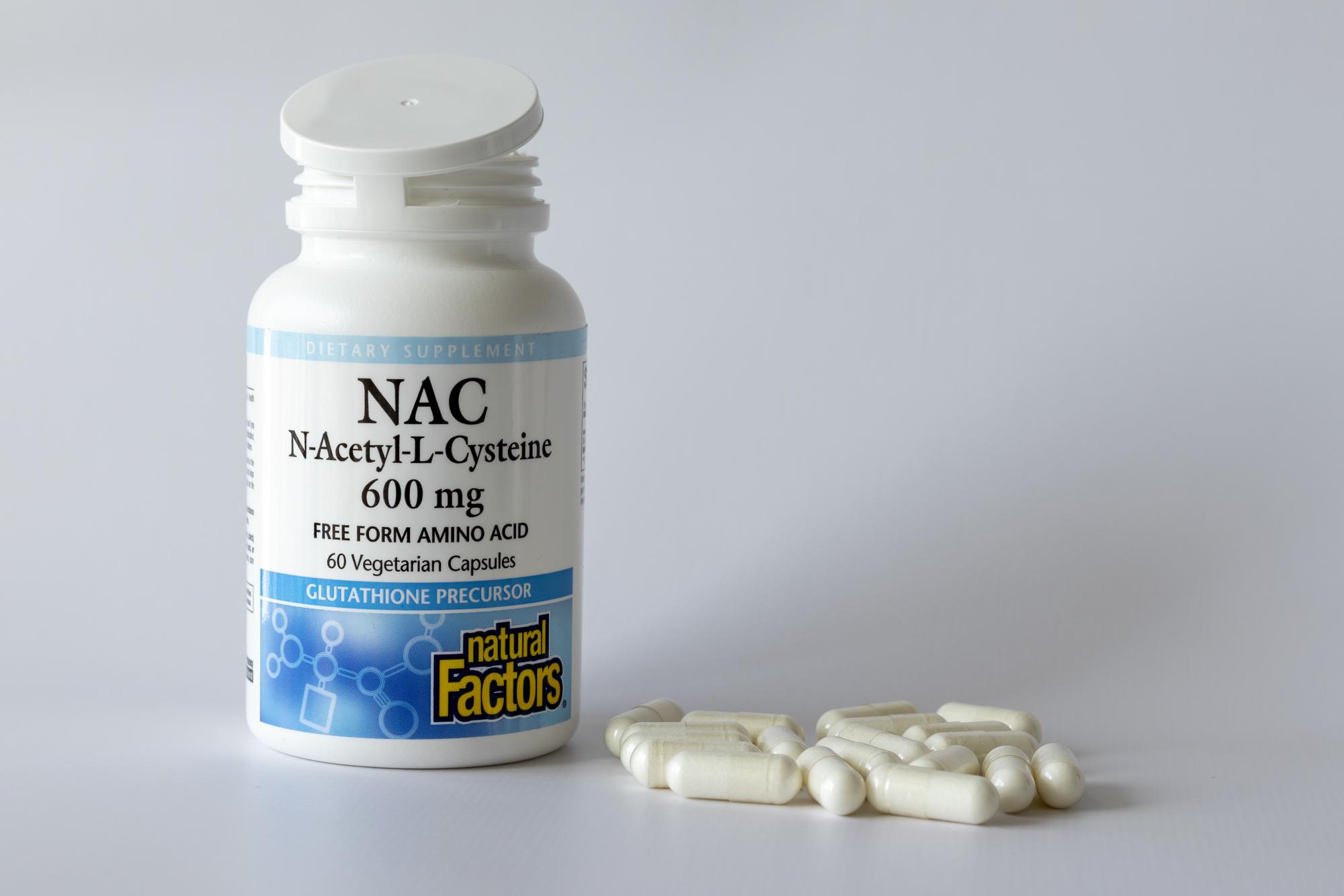 N-乙酰半胱氨酸（NAC）的 9 种健康益处及科学研究