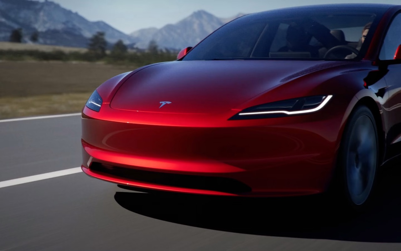 视频介绍 2024 新款 Model 3：迷你版 Model S？