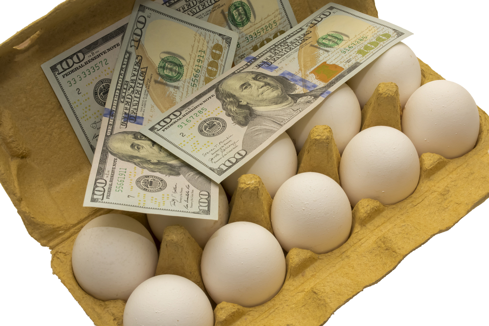 鸡蛋价格居高不下，不只是通货膨胀的锅